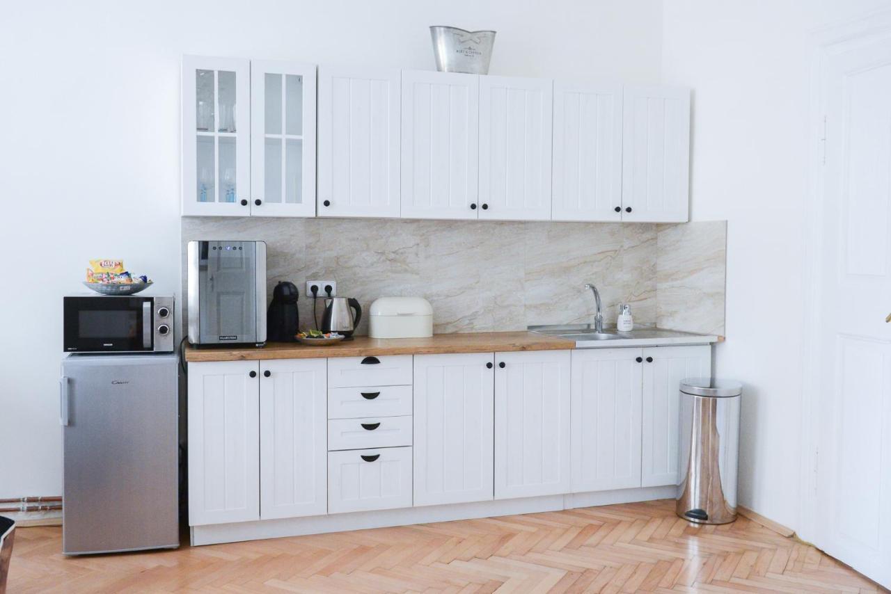 Fano Apartments Old Town Прага Экстерьер фото